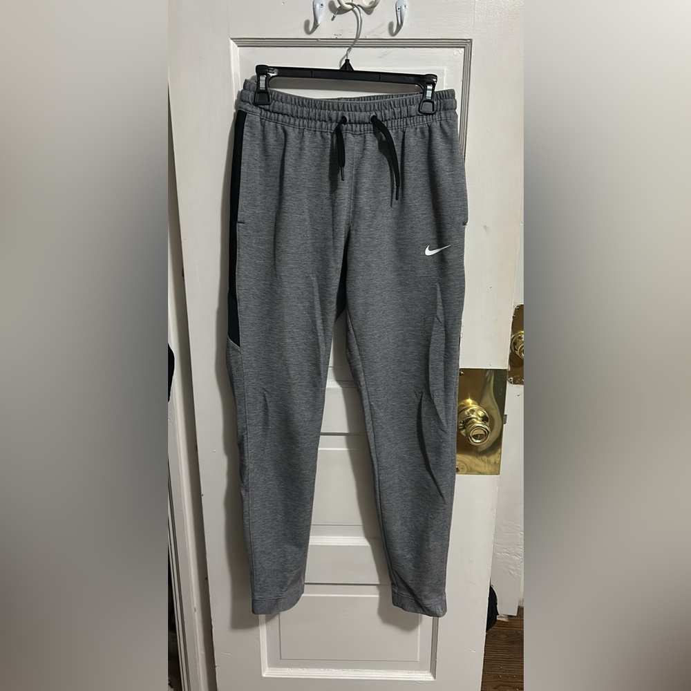 Nike dri fit sweatpantss
